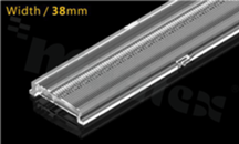 Soczewka do diod LED mid power; kąt rozsyłu: asymetryczny ; ilość diod: optyka liniowa; rozmiar: 1176x38mm; wysokość: 7.5mm; rodzaj materiału: PC; sposób mocowania: klipsy