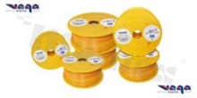 Przewód pojedynczy LGY/H05V-K; z wielodrutową miedzianą żyłą; żółty/pomarańczowy; przekrój 0.35mm2; AWG 22; 500V; -40+105 st.C; 200m.