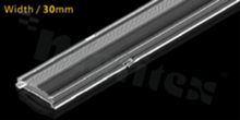 Soczewka do diod LED mid power; kąt rozsyłu: asymetryczny ; ilość diod: optyka liniowa; rozmiar: 1176x30mm; wysokość: 9.3mm; rodzaj materiału: PC; sposób mocowania: klipsy