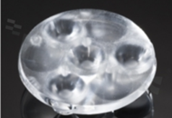 Soczewka do diod LED high power; kąt rozsyłu: 26 do 36 stopni FWHM; ilość diod: 4; rozmiar: okrąg 40mm; wysokość: 10.7mm; rodzaj materiału: PMMA; sposób mocowania: klej; kołek