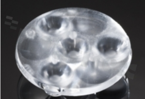 Soczewka do diod LED high power; kąt rozsyłu: 26 do 36 stopni FWHM; ilość diod: 4; rozmiar: okrąg 40mm; wysokość: 10.7mm; rodzaj materiału: PMMA; sposób mocowania: klej; kołek