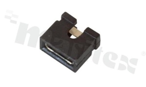 Zworka krótka; wysokość 4.5mm; w rasterze 2.54mm; typu "open"; czarna
