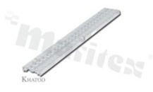 Soczewka do diod LED mid power; kąt rozsyłu: asymetryczny ; ilość diod: 24; rozmiar: 278.30x43mm; wysokość: 9.94mm; rodzaj materiału: PMMA; sposób mocowania: śruby