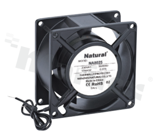 Wentylator; AC; łożysko kulkowe; 32/39m3/h; 50/60Hz; 0.07A; 200-240V; 13W; 2300/2700RPM; 27/30dBA; 22 AWG; silnik indukcyjny z zacienionym biegunem; 1 faza; stop aluminum; -10+65 st.C; 208g; 80x80x25mm