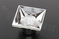 Reflektor do diod LED high power; kąt rozsyłu: 50 stopni FWHM; ilość diod: 1; rozmiar: 30x30mm; wysokość: 21.15mm; rodzaj materiału: PC; sposób mocowania: śruby