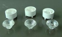 Soczewka do diod LED high power; kąt rozsyłu: 20 stopni FWHM; ilość diod: 1; rozmiar: okrąg 21.5mm; wysokość: 13.4mm; rodzaj materiału: PMMA; PC; sposób mocowania: klej