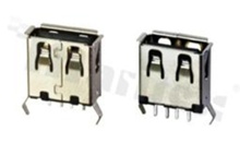 Gniazdo; 1 x port typu A; pionowe; czarny izolator