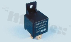 Przekaźnik elektromagnetyczny; prąd znamionowy 30A; napięcie cewki 24VDC; pojedynczy styk przełączny (1C); 30A/14VDC; z uchwytem mocowania