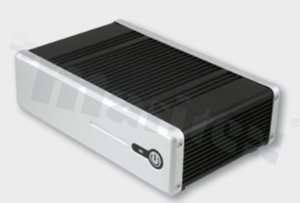 Bezwentylatorowy komputer wbudowany; procesor AMD eOntario T40E 1.0GHz; pamięć RAM 2GB DDR3 1066; zasilacz sieciowy; gwarancja 6 miesięcy