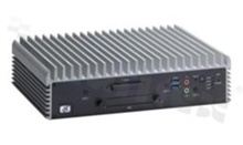 Bezwentylatorowy komputer wbudowany; wspiera procesory 3 gneracji IntelCore i7/ i5/ i3/Celeron; 4x RS-232/422/485; 1x VGA; 1x DisplayPort; 4x LAN; 4x USB 3.0; 4x USB 2.0; 8x izolowanych DI/DO; SIM Slot; 2x SATA; 2x mSATA; 1xCFast; zasilanie 10-30 V DC