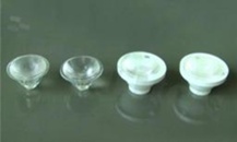 Soczewka do diod LED high power; kąt rozsyłu: 30 do 40 stopni FWHM; ilość diod: 1; rozmiar: okrąg 28.8mm; wysokość: 18mm; rodzaj materiału: PMMA; PC; sposób mocowania: klej
