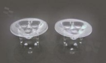 Soczewka do diod LED high power; kąt rozsyłu: 40 stopni FWHM; ilość diod: 3; rozmiar: okrąg 35mm; wysokość: 15.7mm; rodzaj materiału: PMMA; PC; sposób mocowania: klej