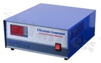 Generator ultradźwięków; częstotliwość: 20-40kHz oraz 45-170kHz (dwuczęstotliwościowy); moc: 900W